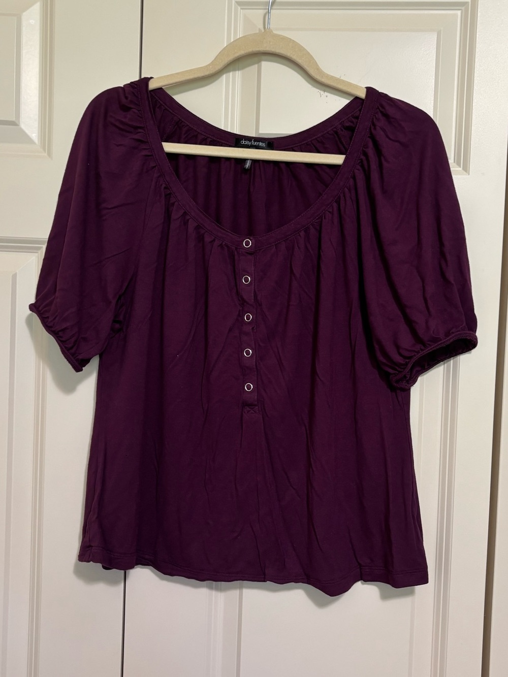 Daisy Fuentes Plum Scoop-Neck Snap Front Short Sleeve Top